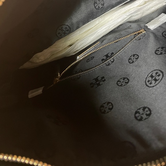 Tory Burch Envelope Crossbody - Picture 6 of 6